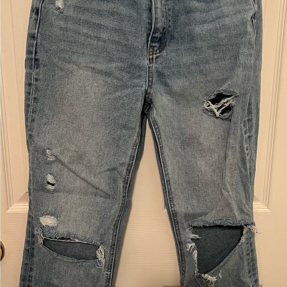 Casual Distressed Boyfriend Jeans in Light Blue